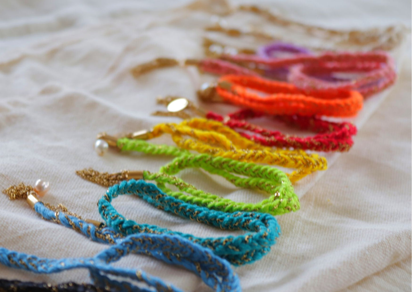 Bracelet Rio - Cordon tressé et breloque d'eau douce - POPIBIJOUX Créations