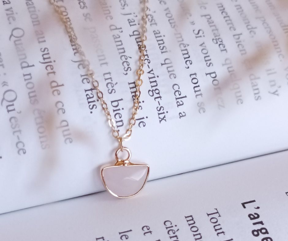 Collier Quartz rose demi lune - POPIBIJOUX Créations