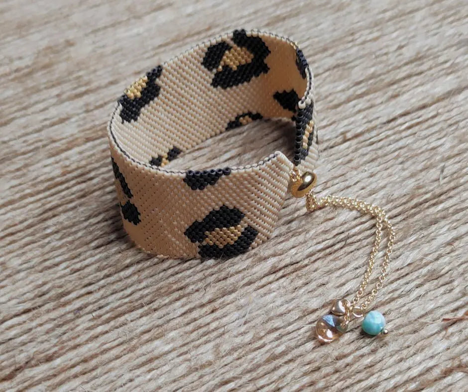 Manchette boho motif Panthère tissée en Perles Japonaises - Bijou Boho Chic