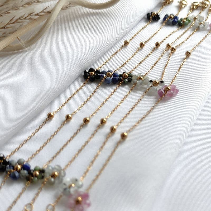 Bracelet boho fleurs en pierres de gemmes