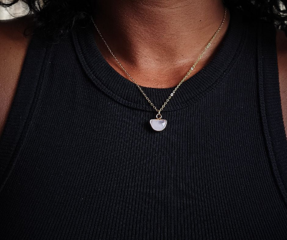 Collier Quartz rose demi lune